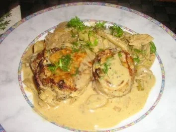 Schweinemedailions in Senf-Speckmantel mit Fenchelgemüse - Rezept