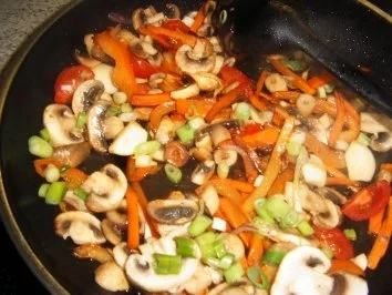 Rezept: Resterpfanne asiatisch angehaucht Bild Nr. 5 Resterpfanne asiatisch angehaucht - Rezept - Bild Nr. 5