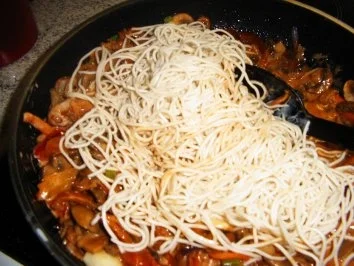 Rezept: Resterpfanne asiatisch angehaucht Bild Nr. 7 Resterpfanne asiatisch angehaucht - Rezept - Bild Nr. 7