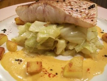 Rezept: Red Snapper auf Cajun-Spitzkohl Red Snapper auf Cajun-Spitzkohl - Rezept