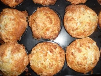 Nussmuffins mit Kokoshaube - Rezept - Bild Nr. 3