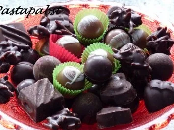 Rezept: Nougat-Chili-Pralinen Bild Nr. 6 Nougat-Chili-Pralinen - Rezept - Bild Nr. 6