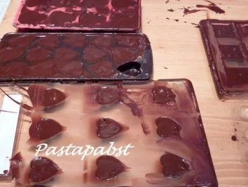 Rezept: Marzipan-Grappa-Pralinen Bild Nr. 6 Marzipan-Grappa-Pralinen - Rezept - Bild Nr. 6