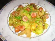 Bratkartoffeln mit Wienerle und Rest Gemüse - Rezept