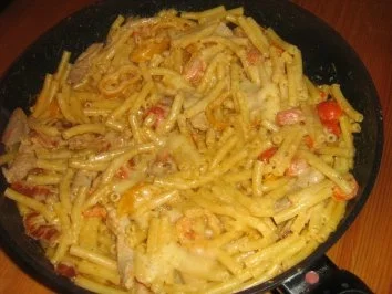 Rezept: Maccaronipfanne mit Tomätchen und Paprika Bild Nr. 6 Maccaronipfanne mit Tomätchen und Paprika - Rezept - Bild Nr. 6