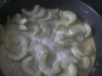 Gebratener Lachs mit Gurken-Dill-Gemüse und  gebutterten Salzkartoffeln - Rezept - Bild Nr. 5