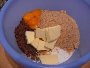 Eierlikörtorte mit Haselnußboden - Rezept - Bild Nr. 2