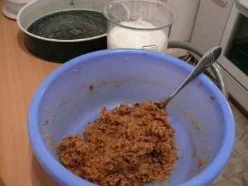 Eierlikörtorte mit Haselnußboden - Rezept - Bild Nr. 3