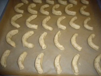 Kikis Vanillekipferl - mit Haselnüssen - Rezept - Bild Nr. 4