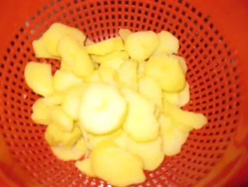 Rezept: Mein " ALLES AUS EINEM TOPF" ....Kartoffel-Kohlrabi-Bratwurstklößcheneintopf Bild Nr. 3 Mein " ALLES AUS EINEM TOPF" ....Kartoffel-Kohlrabi-Bratwurstklößcheneintopf - Rezept - Bild Nr. 3