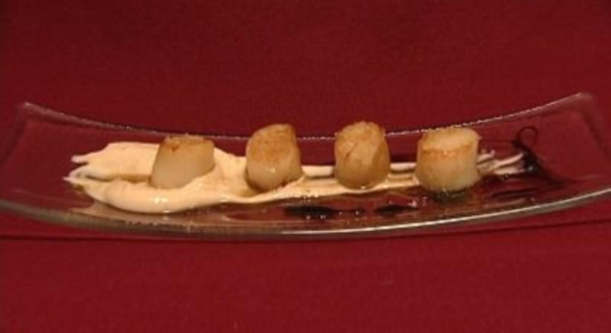 Jakobsmuscheln mit Salz-Mandelmus und Kaffeebalsam (Xenia Seeberg ...