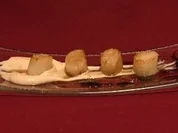 Rezept: Jakobsmuscheln mit Salz-Mandelmus und Kaffeebalsam (Xenia Seeberg) Jakobsmuscheln mit Salz-Mandelmus und Kaffeebalsam (Xenia Seeberg) - Rezept