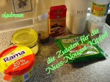 Rezept: Nuss-Nougat-Kipferln Bild Nr. 2 Nuss-Nougat-Kipferln - Rezept - Bild Nr. 2