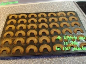 Rezept: Nuss-Nougat-Kipferln Bild Nr. 5 Nuss-Nougat-Kipferln - Rezept - Bild Nr. 5