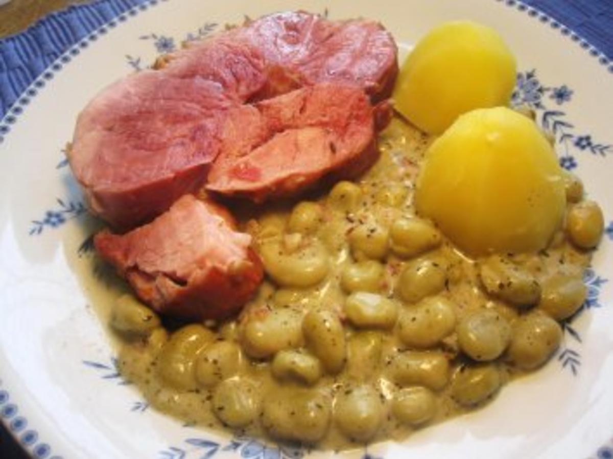 Saftige Schweineschulter mit Dicken Bohnen - Rezept - kochbar.de