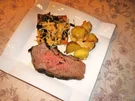 Roastbeef mit Ofenkartoffel und der anderen Brotbeilage - Rezept