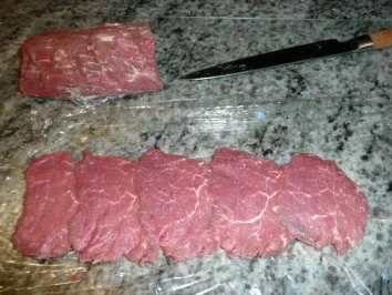 Rezept: VORSPEISE/FLEISCH:Kalbfleischcarpaccio Bild Nr. 2 VORSPEISE/FLEISCH:Kalbfleischcarpaccio - Rezept - Bild Nr. 2