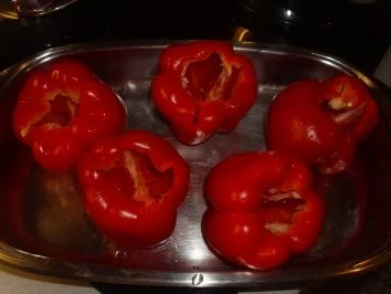 Tellergerichte: Paprikaschoten mit Käse-Hack-Füllung - Rezept - Bild Nr. 4