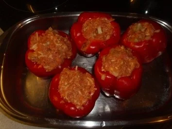 Tellergerichte: Paprikaschoten mit Käse-Hack-Füllung - Rezept - Bild Nr. 5