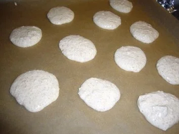 Kikis Walnuss-Amaretto-Makronen - Rezept - Bild Nr. 6