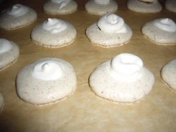 Kikis Walnuss-Amaretto-Makronen - Rezept