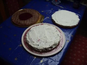 Rezept: Schwarzwälder Kirschtorte Bild Nr. 3 Schwarzwälder Kirschtorte - Rezept - Bild Nr. 3