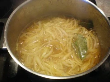 Tina`s Zwiebelsuppe - Rezept - Bild Nr. 3