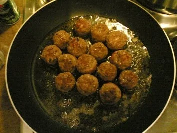 Metaxa-Hackbällchen-Gratin - Rezept - Bild Nr. 4