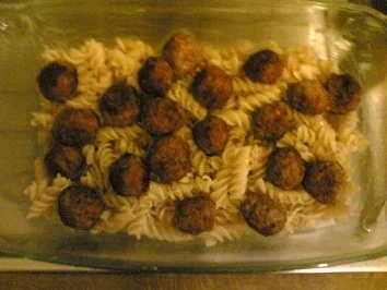 Metaxa-Hackbällchen-Gratin - Rezept - Bild Nr. 5