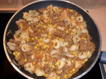 Rezept: Hackfleisch-Tortellini-Pfanne Hackfleisch-Tortellini-Pfanne - Rezept