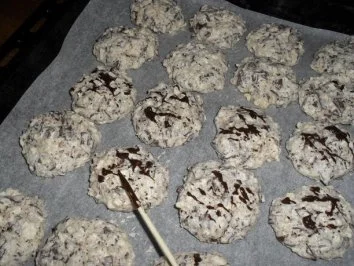 Weihnachtsplätzchen: Schoko-Mandelmakronen ca. 30 - 40 Stück - Rezept - Bild Nr. 6