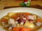 Karotteneintopf mit Schweinefleisch und Speck (mit Bild und Raupi) - Rezept