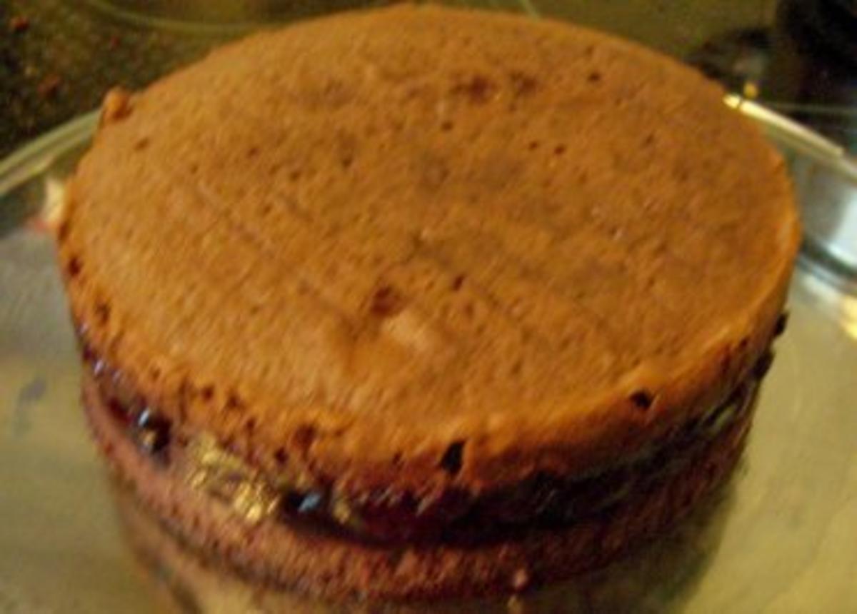 Backen: Mini-Kirsch-Torte mit Cappuccino-Boden - Rezept - Bild Nr. 7