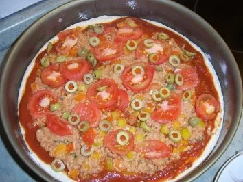 Rezept: Hackfleisch-Pizza Mediteran Bild Nr. 10 Hackfleisch-Pizza Mediteran - Rezept - Bild Nr. 10