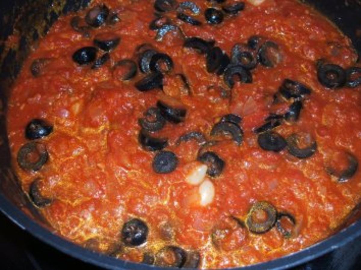 Steinbeißerfilet auf Tomatensugo mit schwarzen Oliven - einfach - von ...