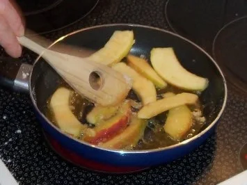 Rezept: Camenbert mit Apfel Bild Nr. 4 Camenbert mit Apfel - Rezept - Bild Nr. 4