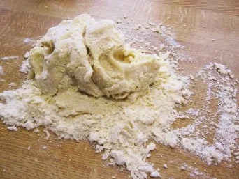 Feine Butterplätzchen ... (ergibt etwa 100 Stück) - Rezept - Bild Nr. 2