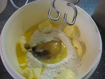 Weihnachtsplätzchen -klassische Ausstechplätzchen- - Rezept - Bild Nr. 6