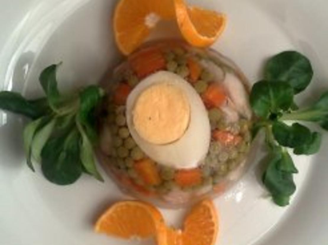 Karpfen mit Ei und Gemüse in Aspik - Rezept - kochbar.de