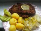 Kalbschnitzel  Porreegemüse Salzkartoffeln und grünen Salat - Rezept