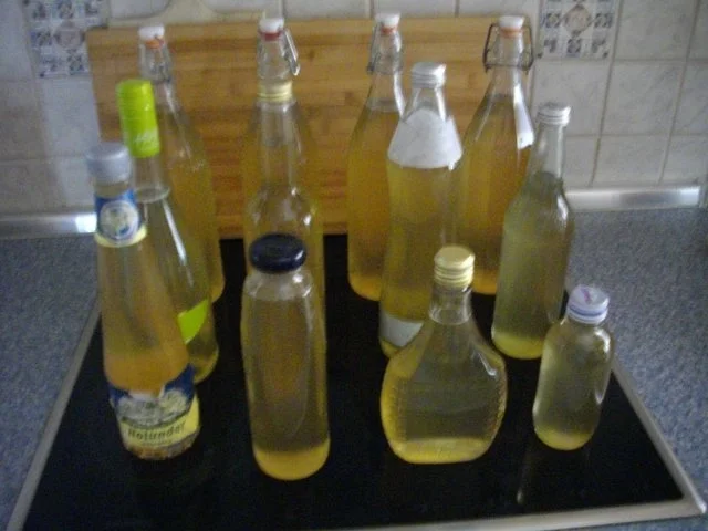 Rezept: Holunderblütensirup Bild Nr. 7 Holunderblütensirup - Rezept - Bild Nr. 7