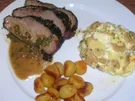 Rezept: Kalbstafelspitz, gebraten, mit lauwarmer Espresso-Vinaigrette an Champignongratin Kalbstafelspitz, gebraten, mit lauwarmer Espresso-Vinaigrette an Champignongratin - Rezept