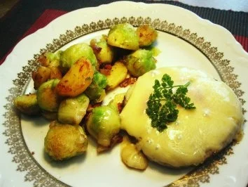 Rosenkohl-Geröstel mit Käse-Hamburgern ... - Rezept - Bild Nr. 7