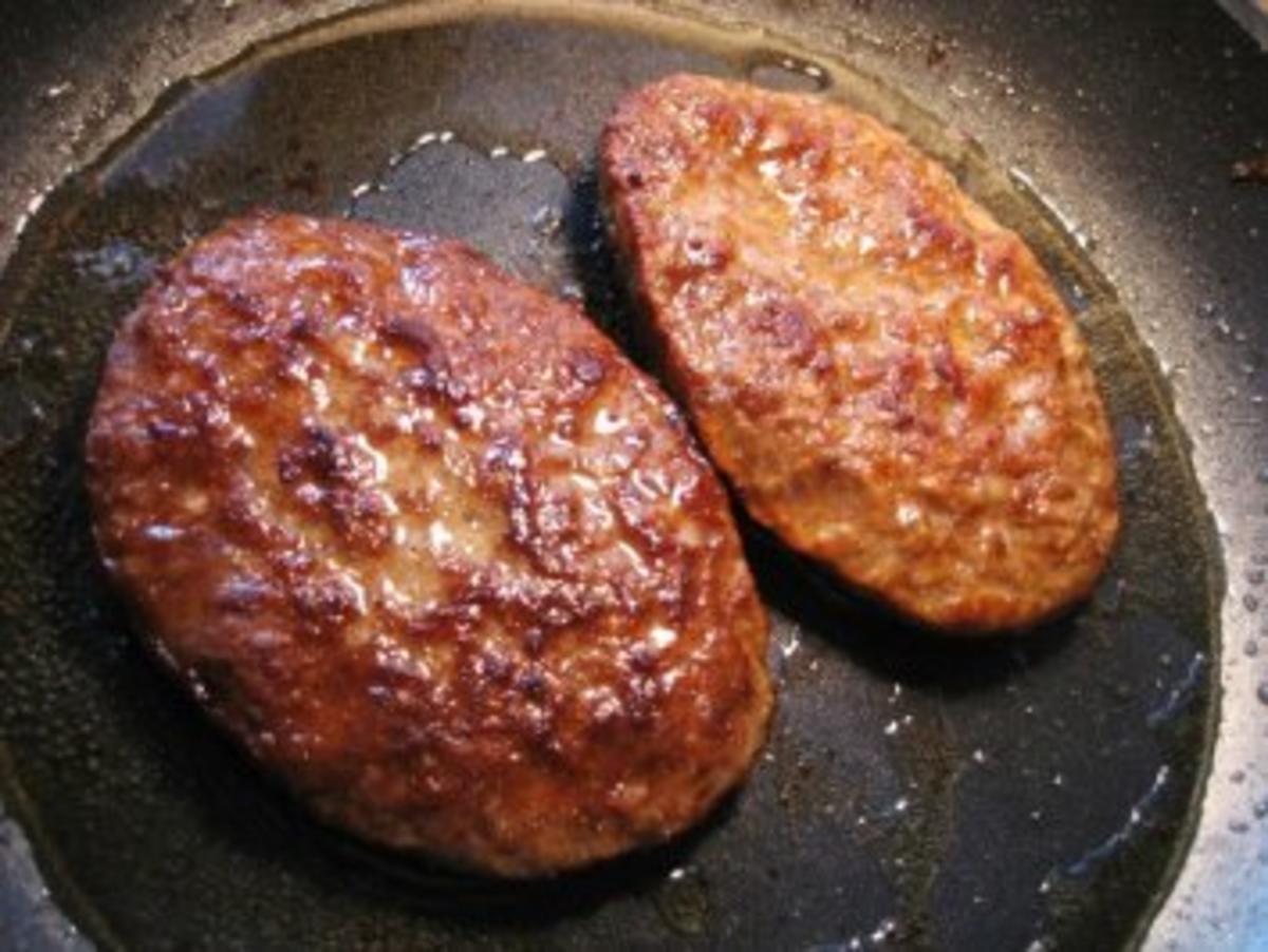 Rosenkohl-Geröstel mit Käse-Hamburgern ... - Rezept - Bild Nr. 6