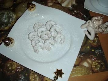 Rezept: Weihnachtsbäckerei von meiner Oma: Vanillekipferln !!! Weihnachtsbäckerei von meiner Oma: Vanillekipferln !!! - Rezept