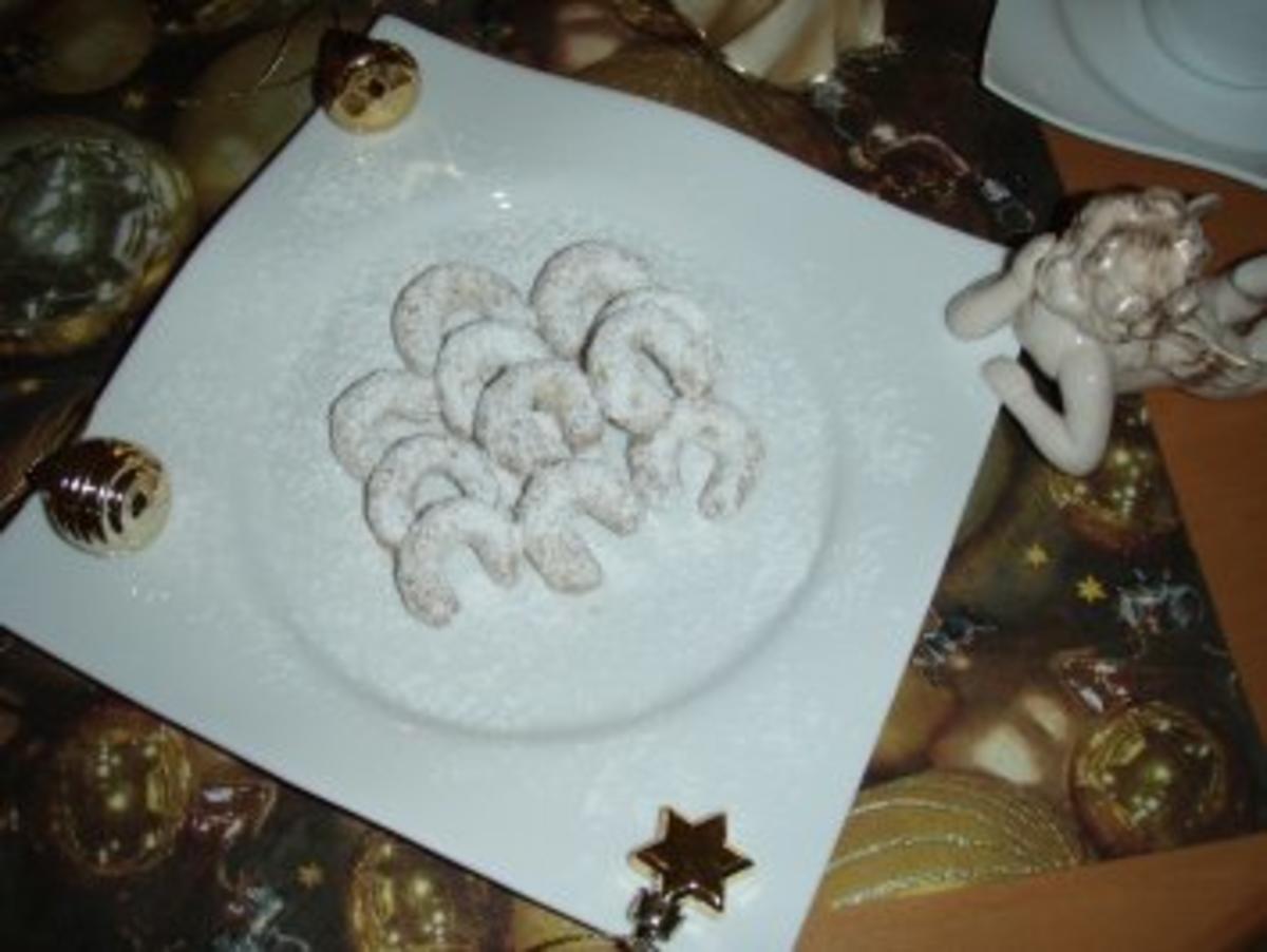 Weihnachtsbäckerei von meiner Oma: Vanillekipferln !!! - Rezept ...