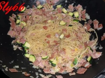 Rezept: Nudelgerichte:Spaghetti mit Gemüse und Wurst Bild Nr. 11 Nudelgerichte:Spaghetti mit Gemüse und Wurst - Rezept - Bild Nr. 11