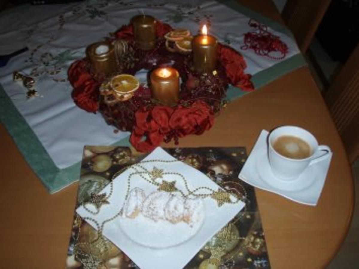 Weihnachtsbäckerei von meiner Oma: Burgenländer Kipferln !!! - Rezept