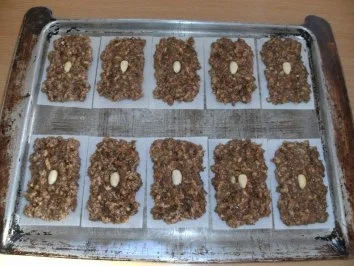 Rezept: Backen: Elisenlebkuchen Bild Nr. 2 Backen: Elisenlebkuchen - Rezept - Bild Nr. 2