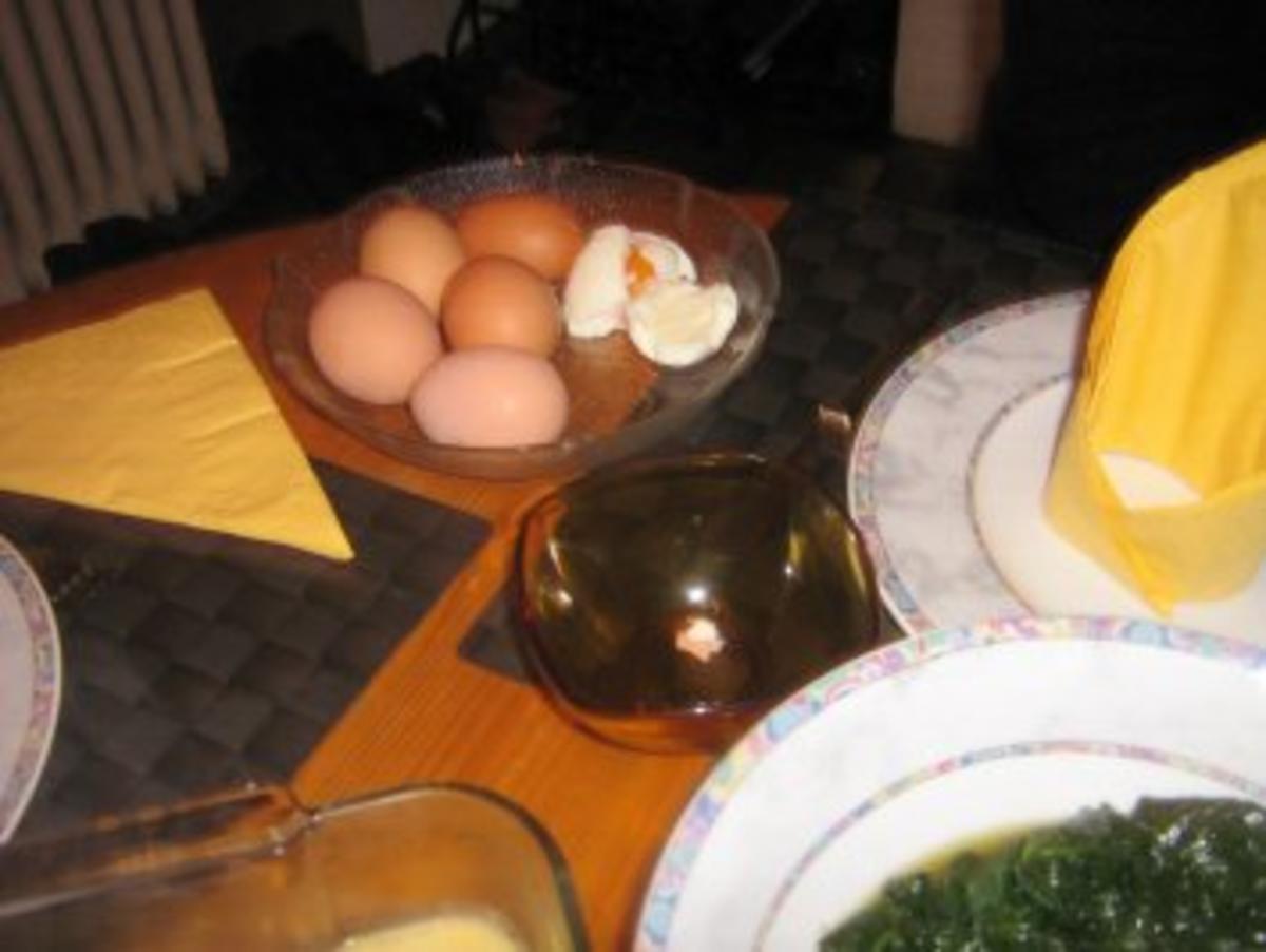 Eier in Senfsoße an Blattspinat mit Salzkartoffeln - Rezept - Bild Nr. 4